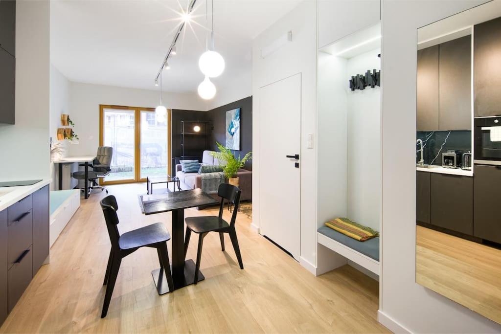 Modern Apt Next To Train Station Krakow Exterior photo
