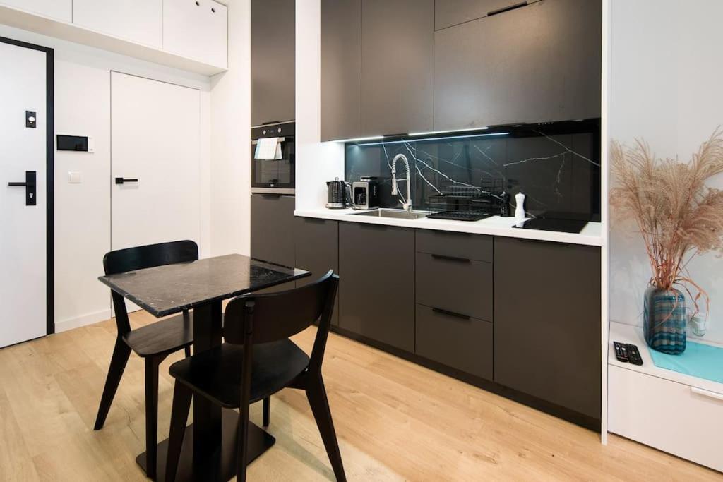 Modern Apt Next To Train Station Krakow Exterior photo